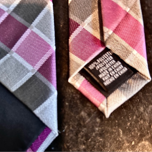 PERRY ELLIS PORTFOLIO Men’s Tie • Lavender & Gray Plaid • 59”L x 3”W - Picture 6 of 8